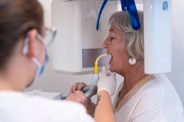 Best Emergency Tooth Extraction in South Roxana, IL
